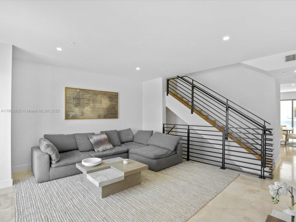 For Rent: $9,925 (4 beds, 4 baths, 2682 Square Feet)