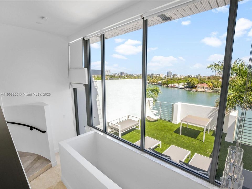 For Rent: $9,925 (4 beds, 4 baths, 2682 Square Feet)