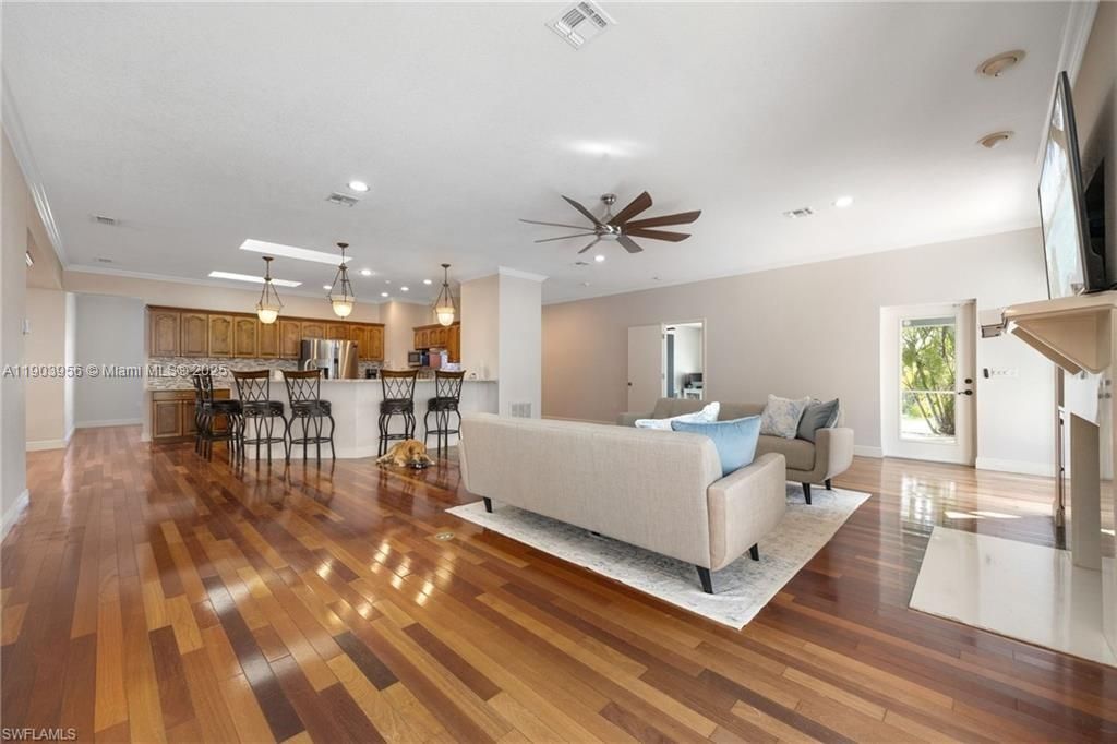 En Venta: $749,900 (3 camas, 3 baños, 0 Pies cuadrados)