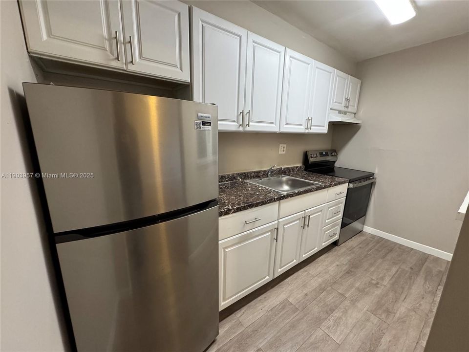 最近租的: $1,800 (1 贝兹, 1 浴室, 850 平方英尺)