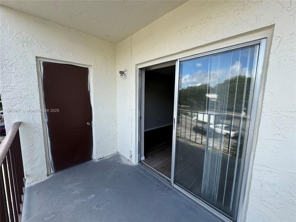 最近租的: $1,800 (1 贝兹, 1 浴室, 850 平方英尺)