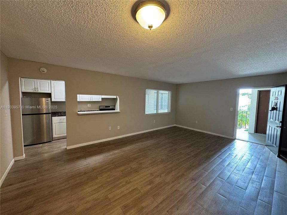 最近租的: $1,800 (1 贝兹, 1 浴室, 850 平方英尺)