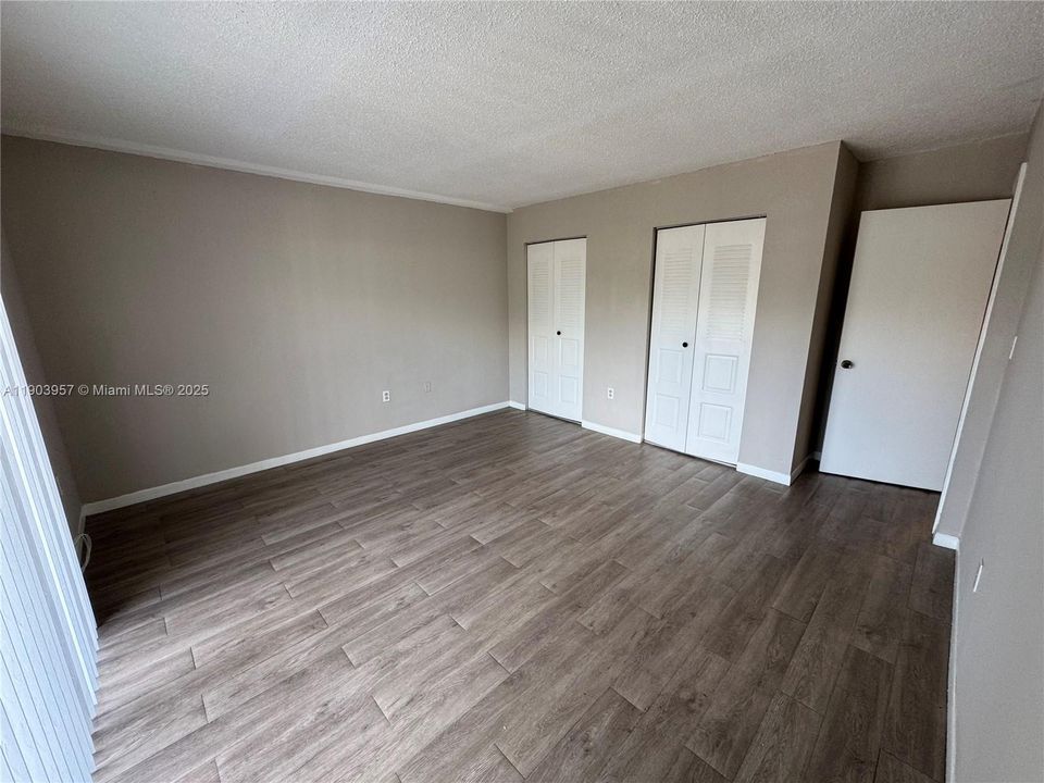 最近租的: $1,800 (1 贝兹, 1 浴室, 850 平方英尺)