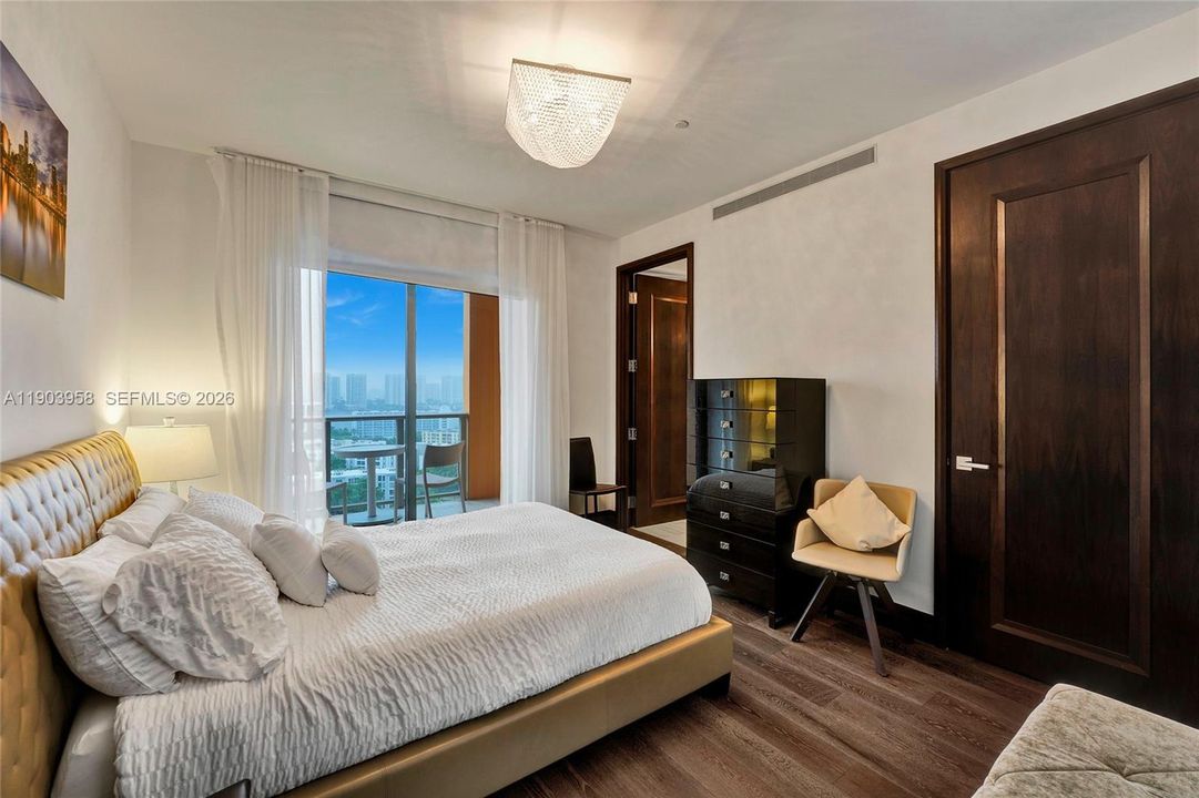 En Renta: $37,900 (4 camas, 6 baños, 4609 Pies cuadrados)