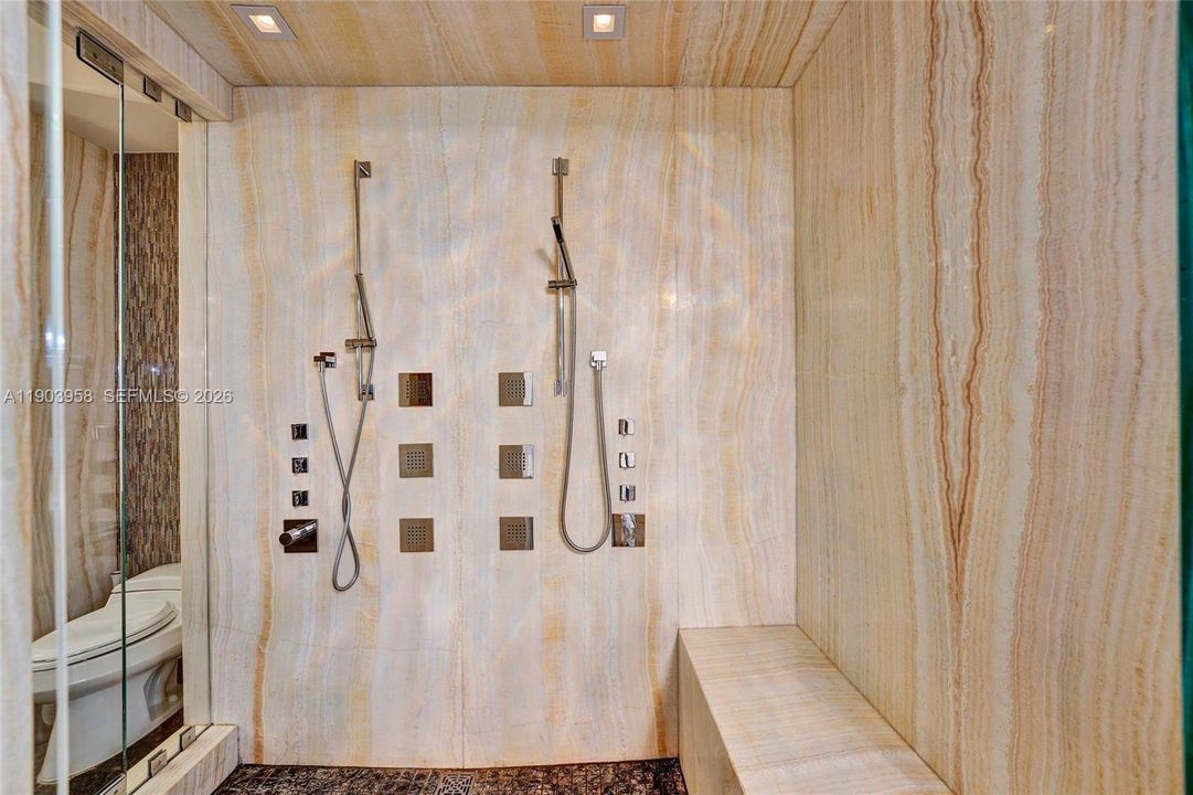 En Renta: $37,900 (4 camas, 6 baños, 4609 Pies cuadrados)