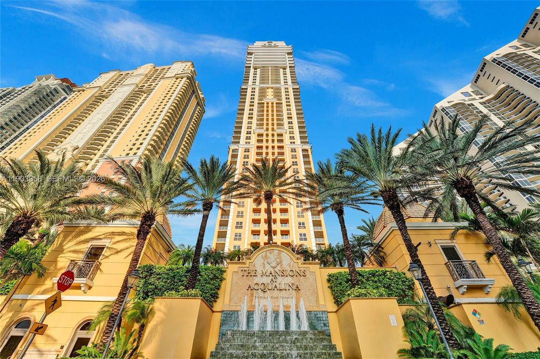 En Renta: $37,900 (4 camas, 6 baños, 4609 Pies cuadrados)