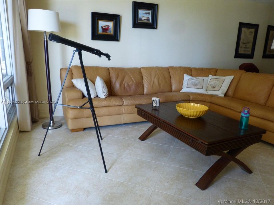 For Rent: $3,500 (1 beds, 1 baths, 1450 Square Feet)