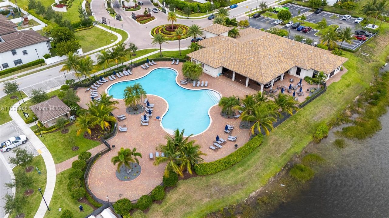 For Sale: $469,000 (3 beds, 2 baths, 1545 Square Feet)