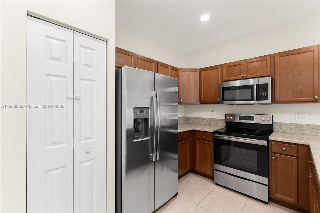 For Sale: $469,000 (3 beds, 2 baths, 1545 Square Feet)