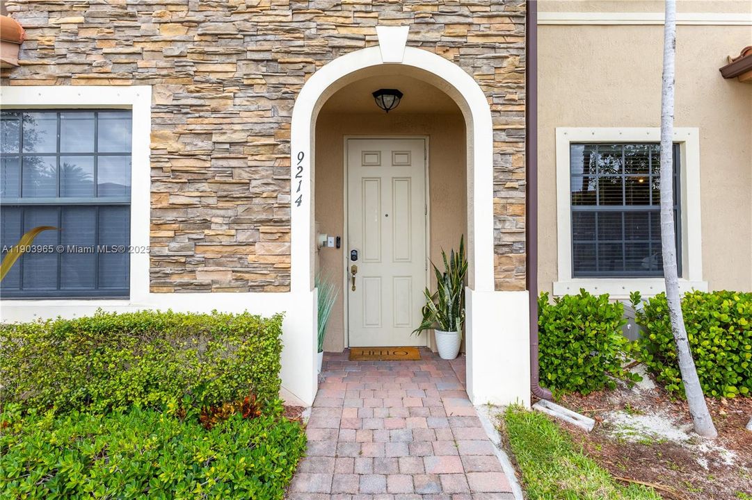 For Sale: $469,000 (3 beds, 2 baths, 1545 Square Feet)