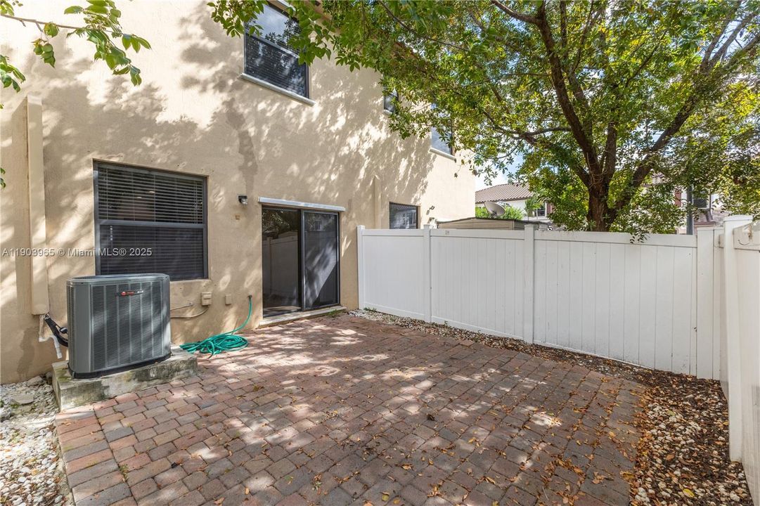 For Sale: $469,000 (3 beds, 2 baths, 1545 Square Feet)