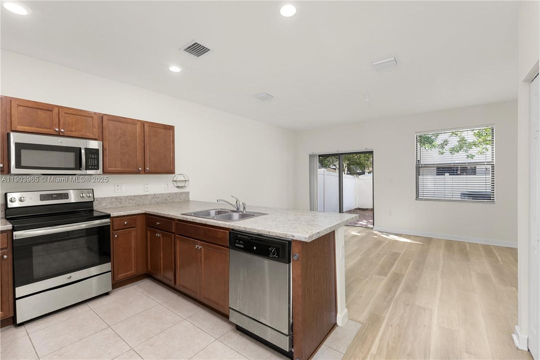 For Sale: $469,000 (3 beds, 2 baths, 1545 Square Feet)
