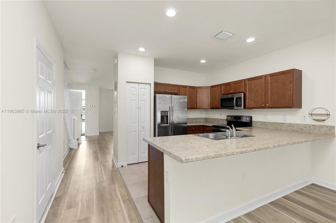 For Sale: $469,000 (3 beds, 2 baths, 1545 Square Feet)