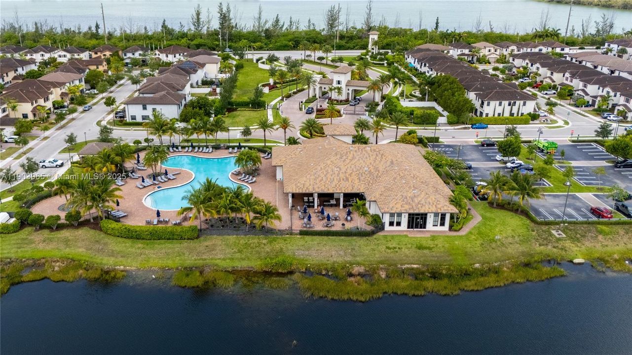 For Sale: $469,000 (3 beds, 2 baths, 1545 Square Feet)