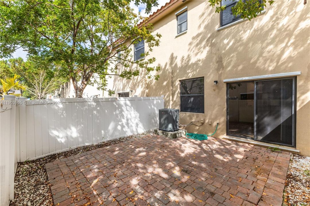 For Sale: $469,000 (3 beds, 2 baths, 1545 Square Feet)