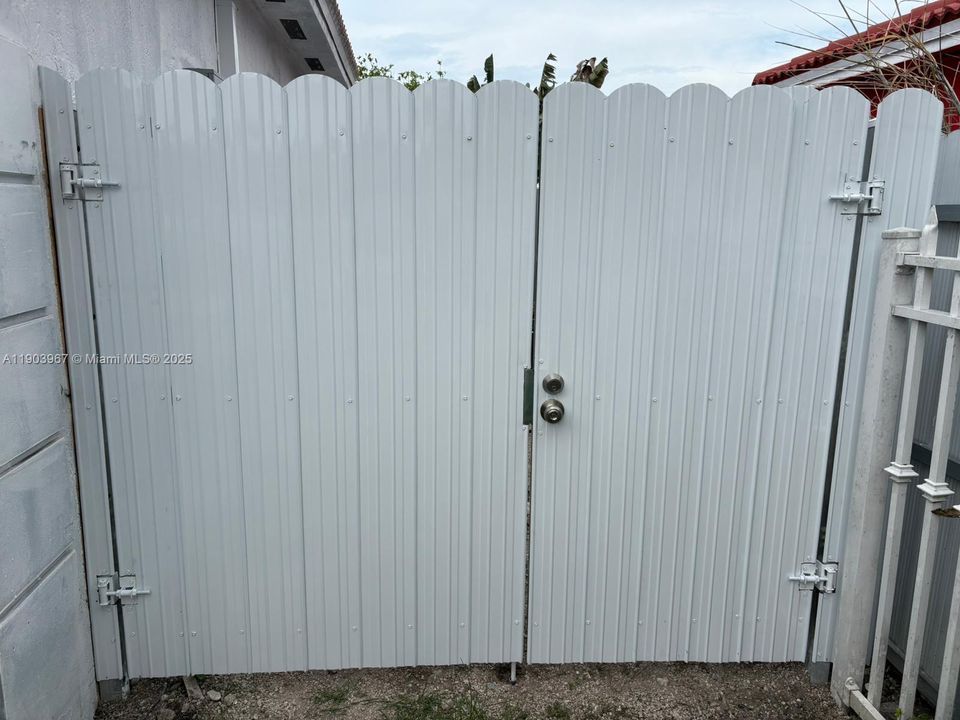 В аренду: $1,300 (1 спален, 1 ванн, 1474 Квадратных фут)