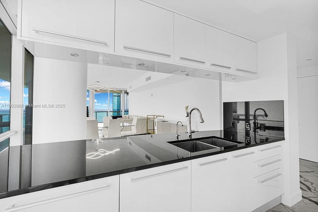 For Sale: $2,690,000 (3 beds, 3 baths, 0 Square Feet)