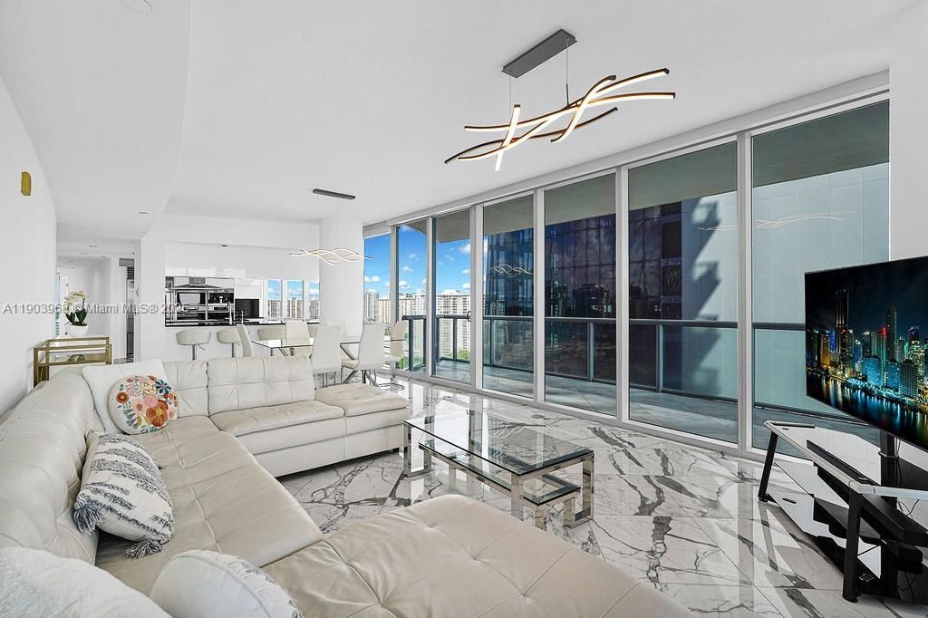 For Sale: $2,690,000 (3 beds, 3 baths, 0 Square Feet)