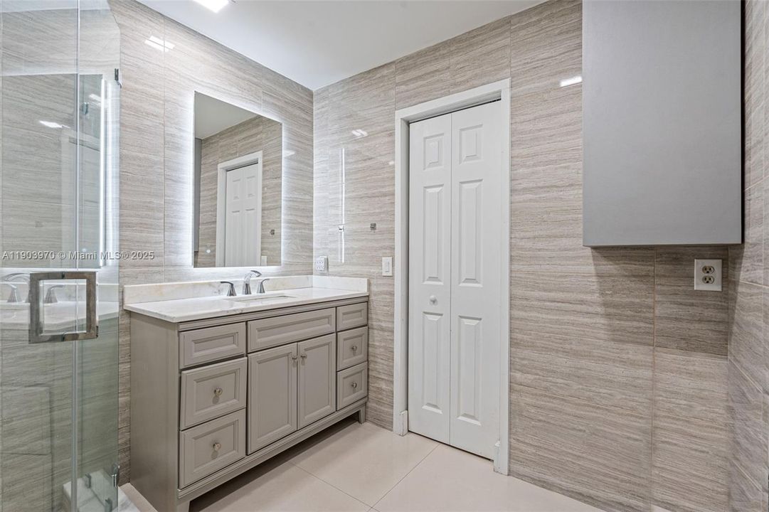 待售: $859,000 (3 贝兹, 3 浴室, 0 平方英尺)