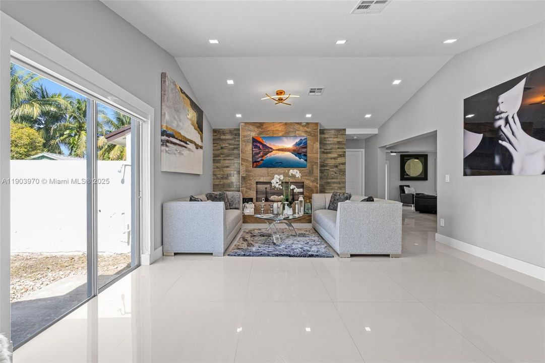 待售: $859,000 (3 贝兹, 3 浴室, 0 平方英尺)