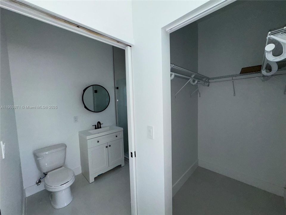 For Rent: $3,250 (3 beds, 2 baths, 1200 Square Feet)