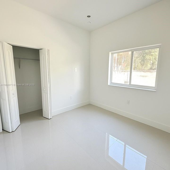 For Rent: $3,250 (3 beds, 2 baths, 1200 Square Feet)