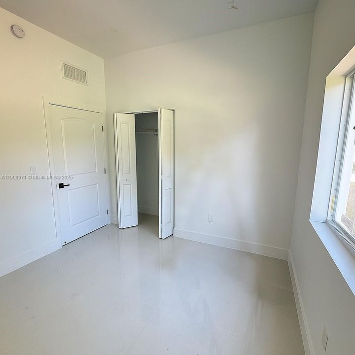 For Rent: $3,250 (3 beds, 2 baths, 1200 Square Feet)