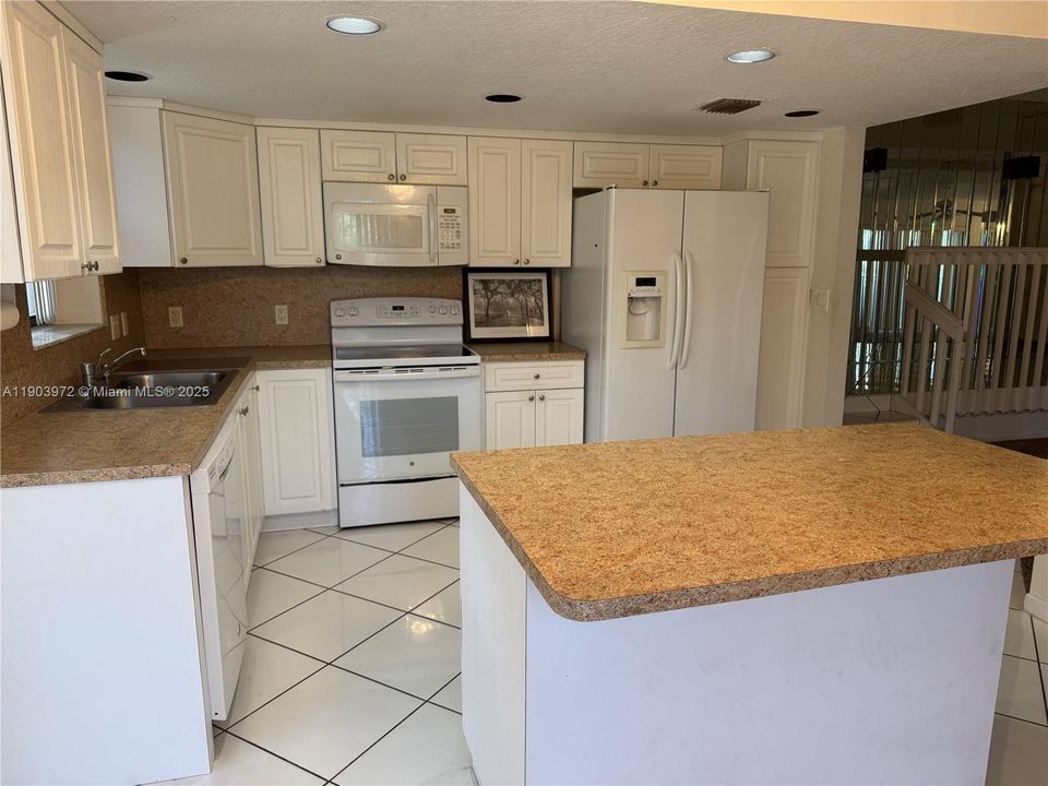 Recently Rented: $2,100 (2 beds, 2 baths, 1100 Square Feet)