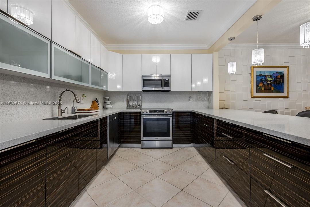 В аренду: $3,850 (2 спален, 2 ванн, 1748 Квадратных фут)