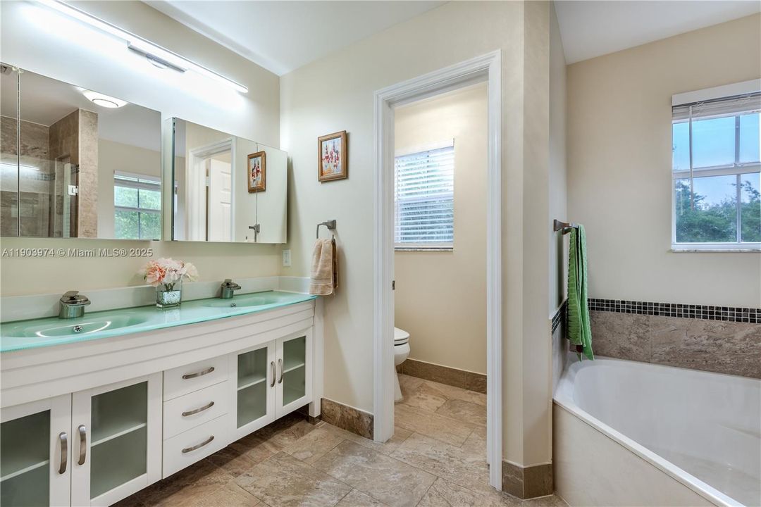 В аренду: $3,850 (2 спален, 2 ванн, 1748 Квадратных фут)