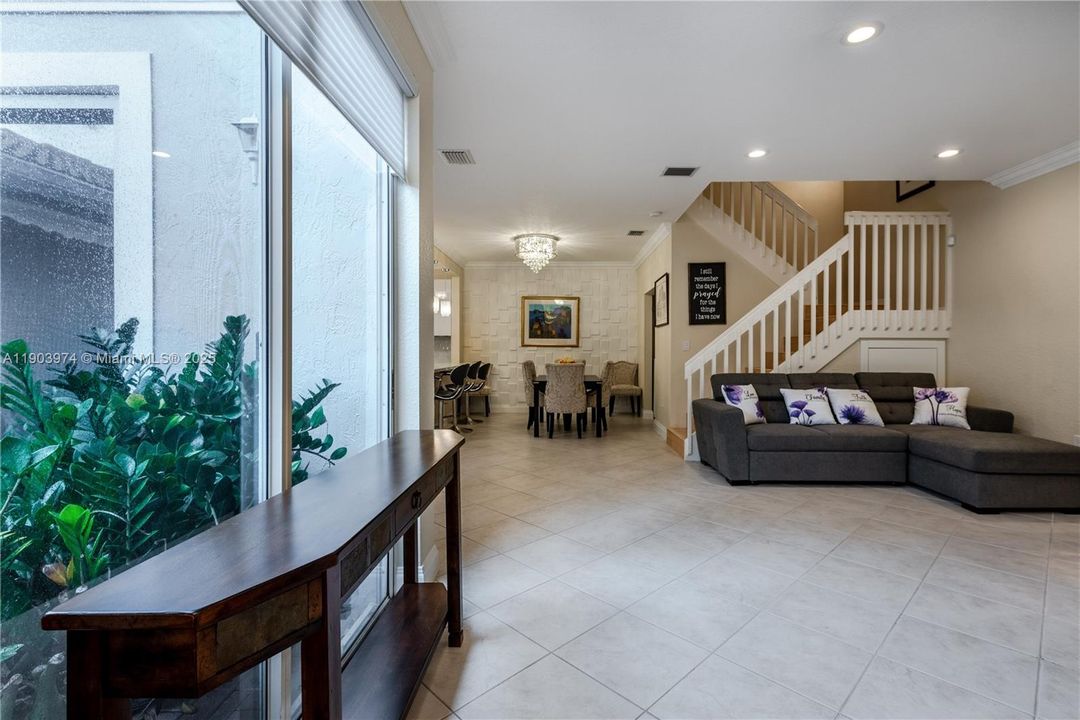 В аренду: $3,850 (2 спален, 2 ванн, 1748 Квадратных фут)