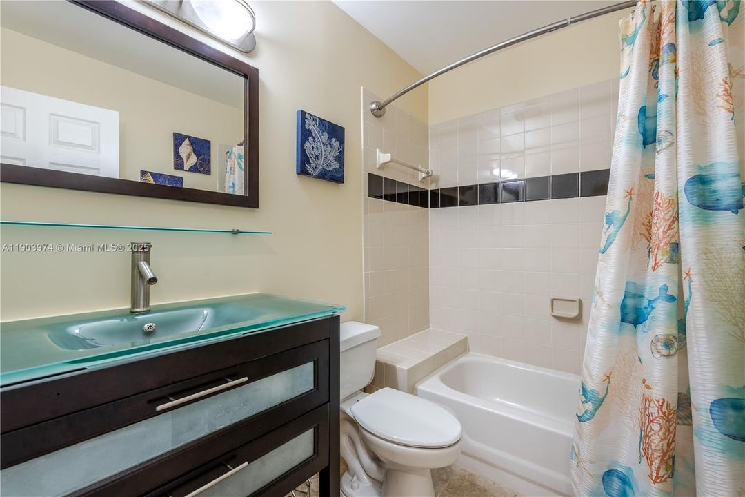 В аренду: $3,850 (2 спален, 2 ванн, 1748 Квадратных фут)