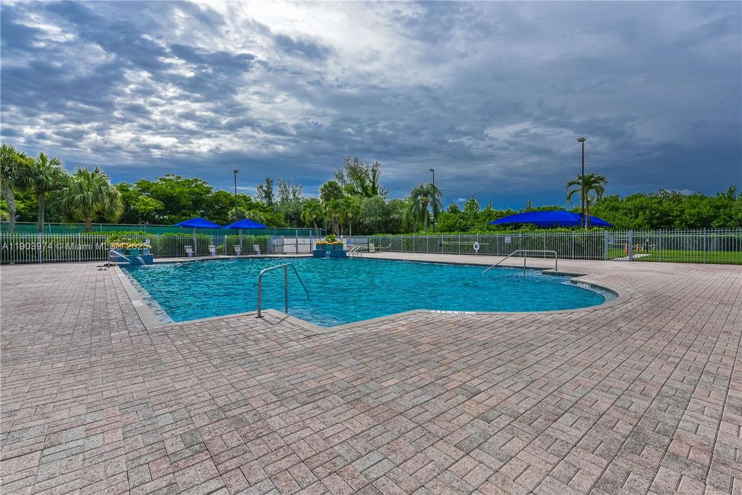 В аренду: $3,850 (2 спален, 2 ванн, 1748 Квадратных фут)