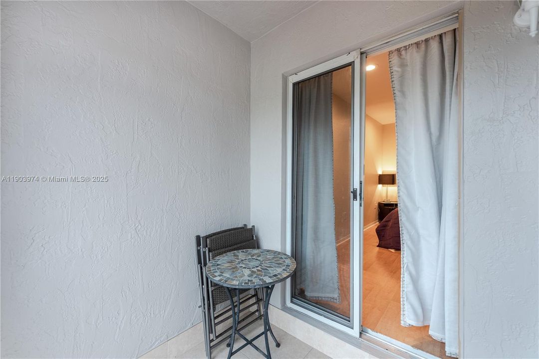 В аренду: $3,850 (2 спален, 2 ванн, 1748 Квадратных фут)