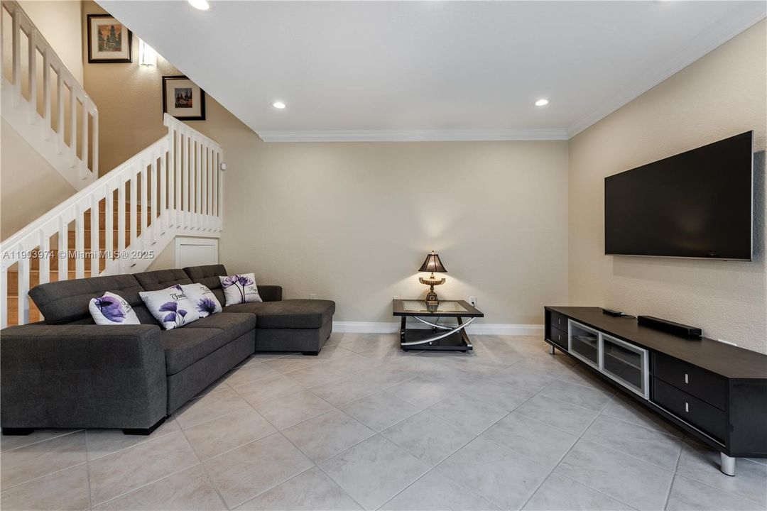 В аренду: $3,850 (2 спален, 2 ванн, 1748 Квадратных фут)