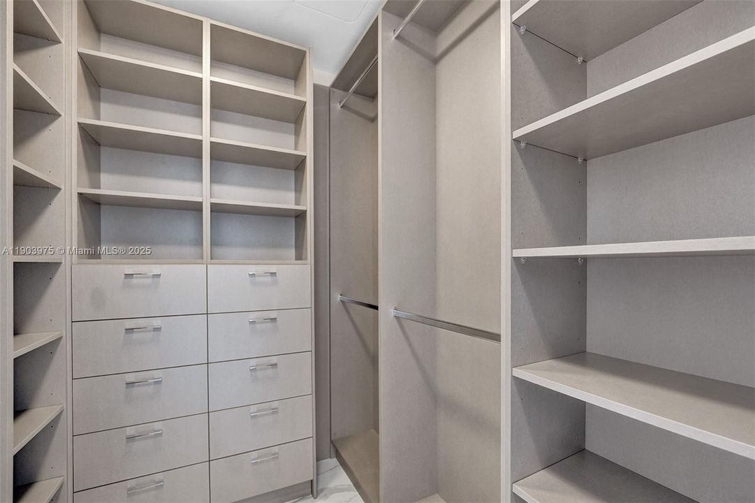 For Sale: $5,190,000 (3 beds, 4 baths, 0 Square Feet)