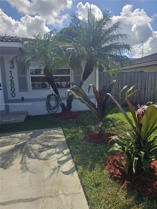 For Sale: $539,900 (3 beds, 2 baths, 1221 Square Feet)