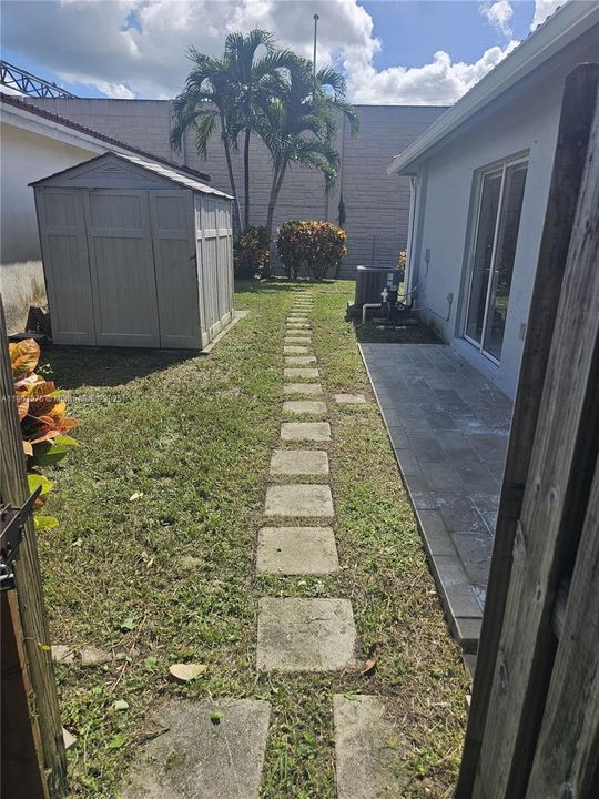 For Sale: $539,900 (3 beds, 2 baths, 1221 Square Feet)