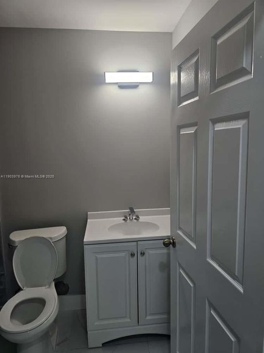 For Sale: $539,900 (3 beds, 2 baths, 1221 Square Feet)