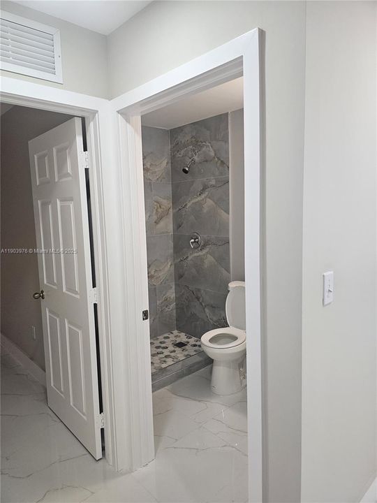 For Sale: $539,900 (3 beds, 2 baths, 1221 Square Feet)