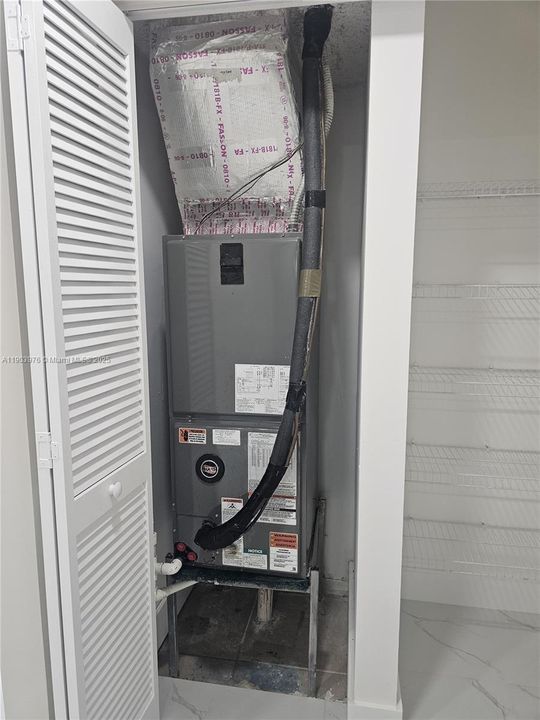 For Sale: $539,900 (3 beds, 2 baths, 1221 Square Feet)