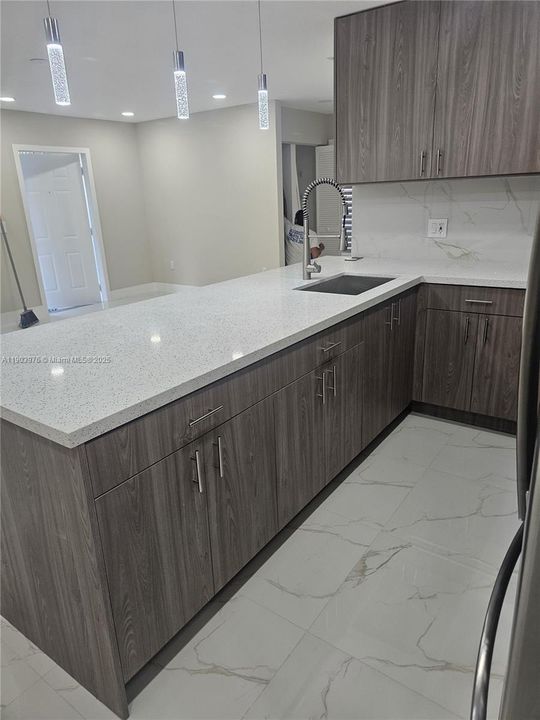 For Sale: $539,900 (3 beds, 2 baths, 1221 Square Feet)