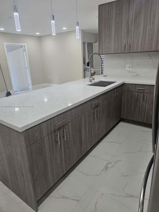 For Sale: $539,900 (3 beds, 2 baths, 1221 Square Feet)