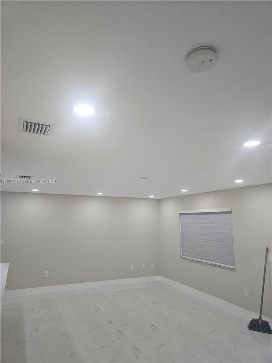 For Sale: $539,900 (3 beds, 2 baths, 1221 Square Feet)