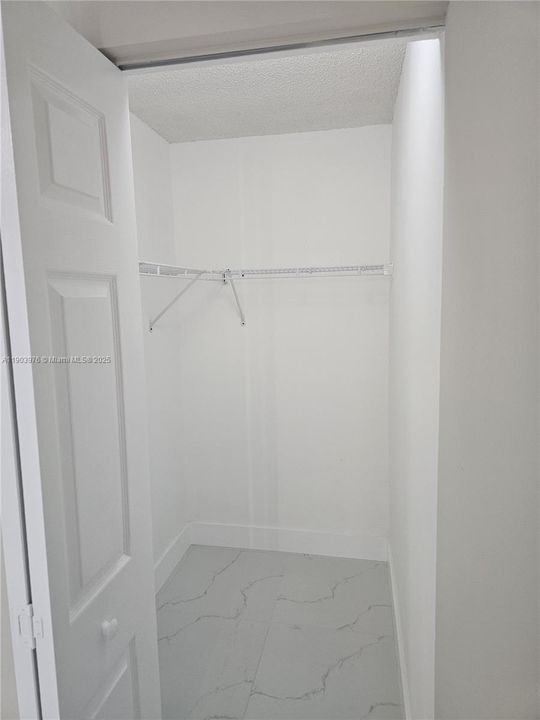 For Sale: $539,900 (3 beds, 2 baths, 1221 Square Feet)