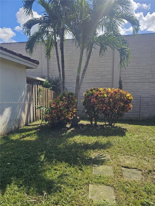 For Sale: $539,900 (3 beds, 2 baths, 1221 Square Feet)