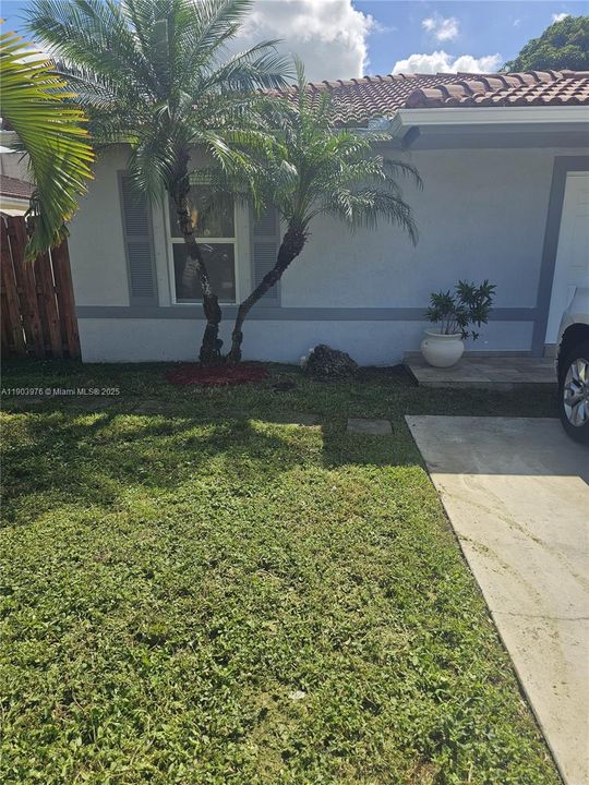 For Sale: $539,900 (3 beds, 2 baths, 1221 Square Feet)