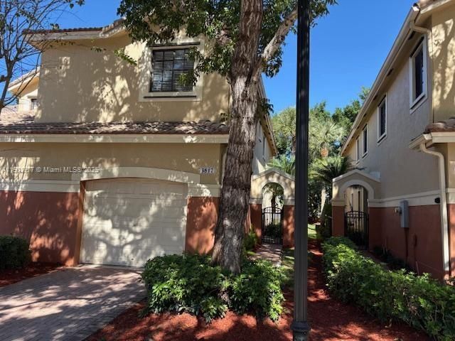 出租: $3,800 (4 贝兹, 2 浴室, 1790 平方英尺)