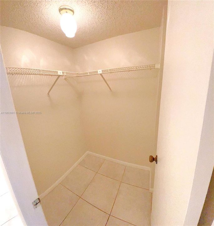 Activo con contrato: $1,500 (1 camas, 1 baños, 940 Pies cuadrados)