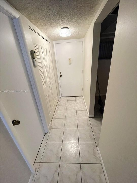 Activo con contrato: $1,500 (1 camas, 1 baños, 940 Pies cuadrados)